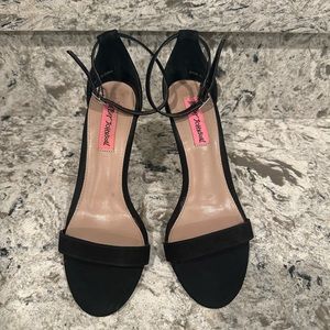 Black suede Betsey Johnson heels, size 6